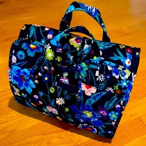 VERA BRADLEY Grand Hanging Organizer in Moonlight garden NWT